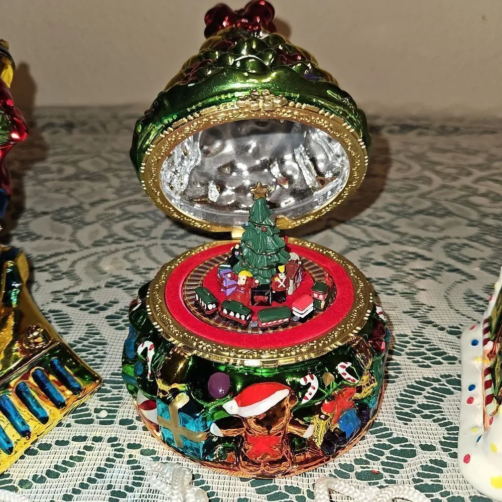 Set of 3 Mr. Christmas Animated Porcelain Hinged Trinket Music Boxes